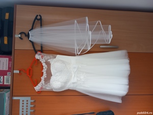 Rochie scurta de mireasa și voal - imagine 3