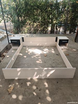 Vând pat 160 200,cu saltea relaxa, plus 2 noptiere.  - imagine 6