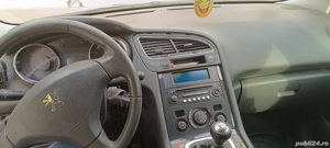 Vând autoturism Peugeot 5008  - imagine 3