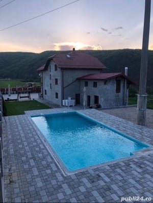 Cabana cu Piscina Incalzita si Ciubar