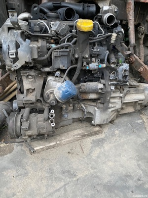 Dezmembrez Renault Clio 3 - imagine 2