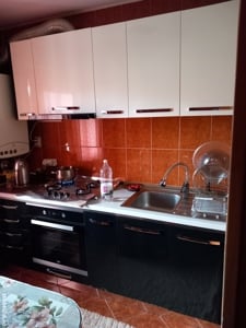 închiriez apartament cu doua camere