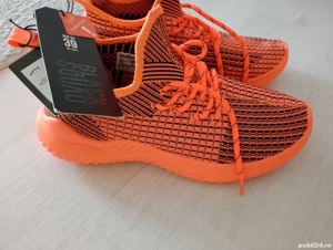 vand pantofi sport pentru băieți, mărimea 39,noi nout.