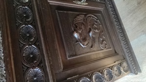 Comoda Renastere italiana sculptata antica 