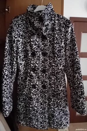 Palton dama marimea S M cu insertii de catifea