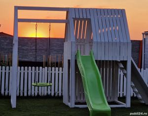 Execut lucrari de interior si locuri de joaca si foisoare