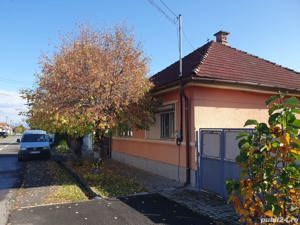 Vand casa cu gradina si dependinte in Reghin zona buna - imagine 2