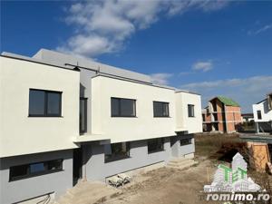 Vile Deosebite cu Terasa pe acoperis - Birou la parter!