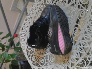 Vand pantofi de toamna cu talpa groasa