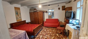 Vănd casă în centrlul com. Albești jud. Vaslui cu 8200 mp teren  in jurul casei. - imagine 6