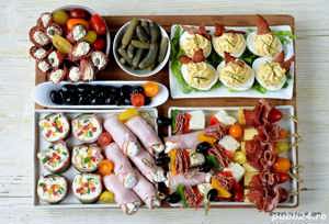 Bucatar, cort, vesela, decoratiuni 