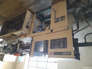 Mașină de injectat material plastic.  - imagine 4