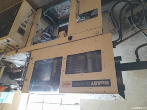 Mașină de injectat material plastic.  - imagine 6