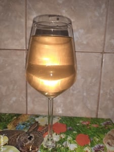 Vând vin natural și țuică 