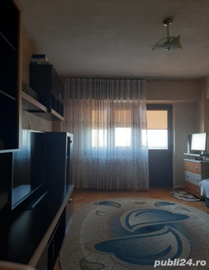 Vand apartament cu 3 camere