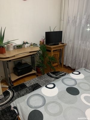 Închiriez apartament cu trei camere 