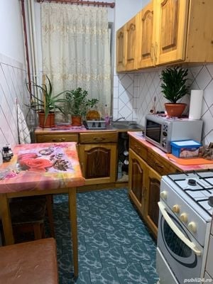 Închiriez apartament cu trei camere  - imagine 7