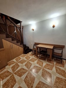 Ofer pentru închiriat ultracentral casă tip apartament (48 m2) - imagine 2