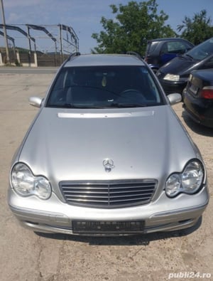 Dezmembrez Mercedes C 220 - imagine 5