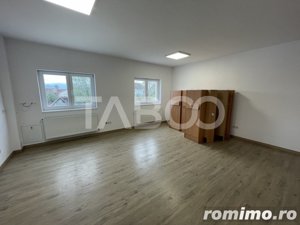 Etaj complet de inchiriat pentru spatiu comercial 3 camere si parcari - imagine 7