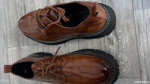 Vand pantofi barbatesti noi, marimea 43