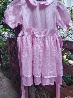 Rochita roz cu dantela