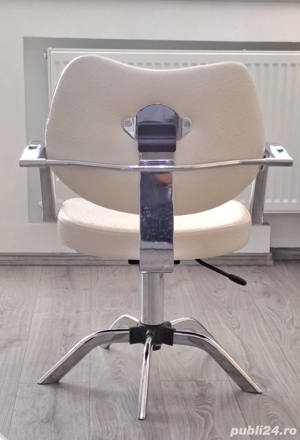 Scaun coafor frizerie alb-crem cu baza inox - imagine 5