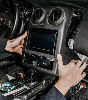 Service Auto Angajez Electrician Auto Montator Echipamente Car Audio cu sau fara experienta - imagine 7