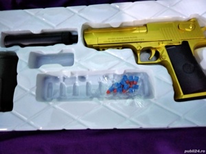 pistol Desert cu glonț plastic 