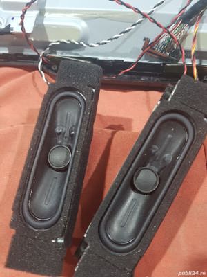 set 2 difuzoare 378g0110567 11w 6ohm de pe tv Philips 40pfh400988