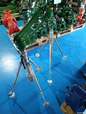 Trepied zincat  extensibil mic pe 2 toli pt tunuri si aspersoare 