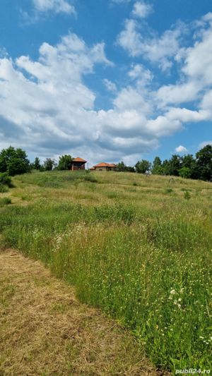 Casa la tara langa Curtea de Arges - imagine 3