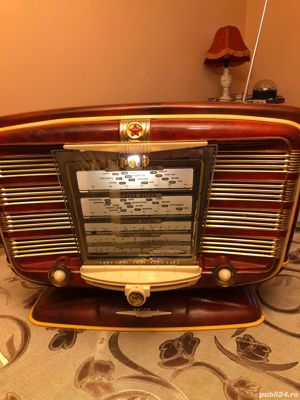 Repar si reconditionez radio vechi pe lampi , Televizoare , Pikup , Magnetofoane 