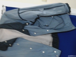 Vand geaca gri pentru baieti.