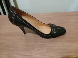 vand pantofi noi din piele