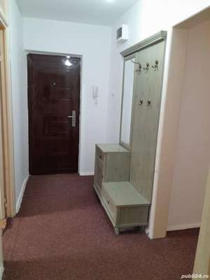 Inchiriez apartament cu 3 camere zona Bucovina