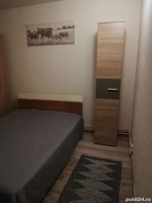 Ofer spre inchiriere apartament cu 3 camere decomandate, zona centrala, mobilat si utilat, et.1 4. - imagine 3