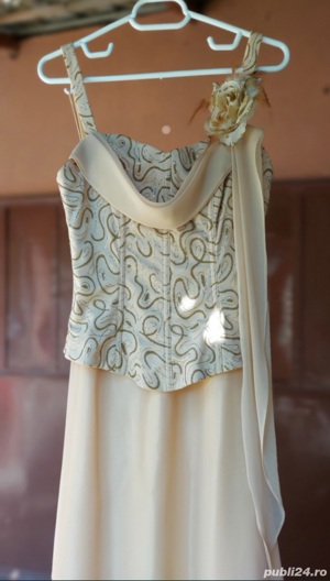 Vand rochie de ocazie