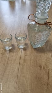 Tuica (palinca) de struguri.