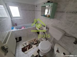 Casa in Ronat compartimentata in 2 apartamente cu intrari separate - imagine 12