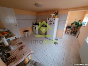 Casa in Ronat compartimentata in 2 apartamente cu intrari separate - imagine 8