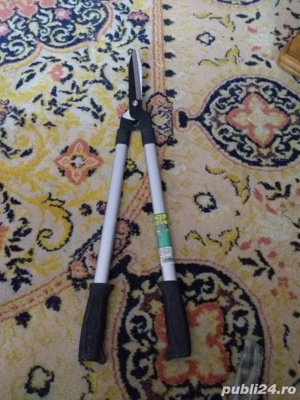 foarfeca pentru  tuns gard viu