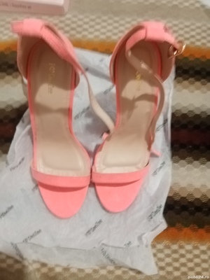 SANDALE DAMA DeeZEE elegante pentru ocazii speciale  petreceri .