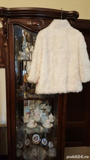 Haina alba din blana naturala - imagine 2