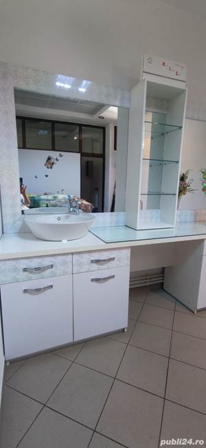 Expozitor produse cu spatiu de depozitare - imagine 3