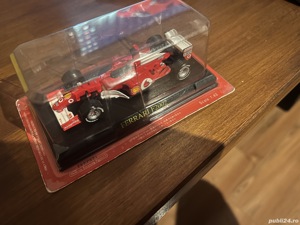 Macheta Ferrari Collection F1 F2002 1:43 - imagine 4