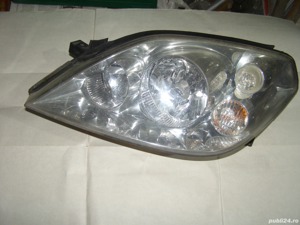  Nissan  Primera , far stanga fata