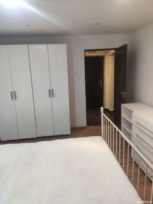 Vand apartament 2 camere in Petrila - imagine 2