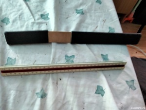 rigla triunghi cu cutie 