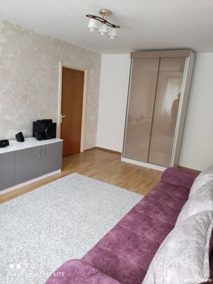 De închiriat apartament 3 camere  - imagine 5